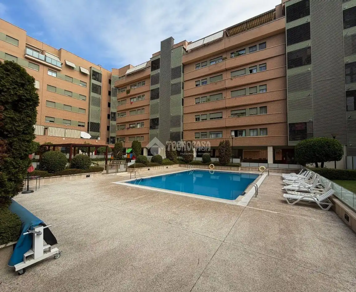 Swimming pool of Flat for sale in Getafe  with Air Conditioner, Heating and Terrace