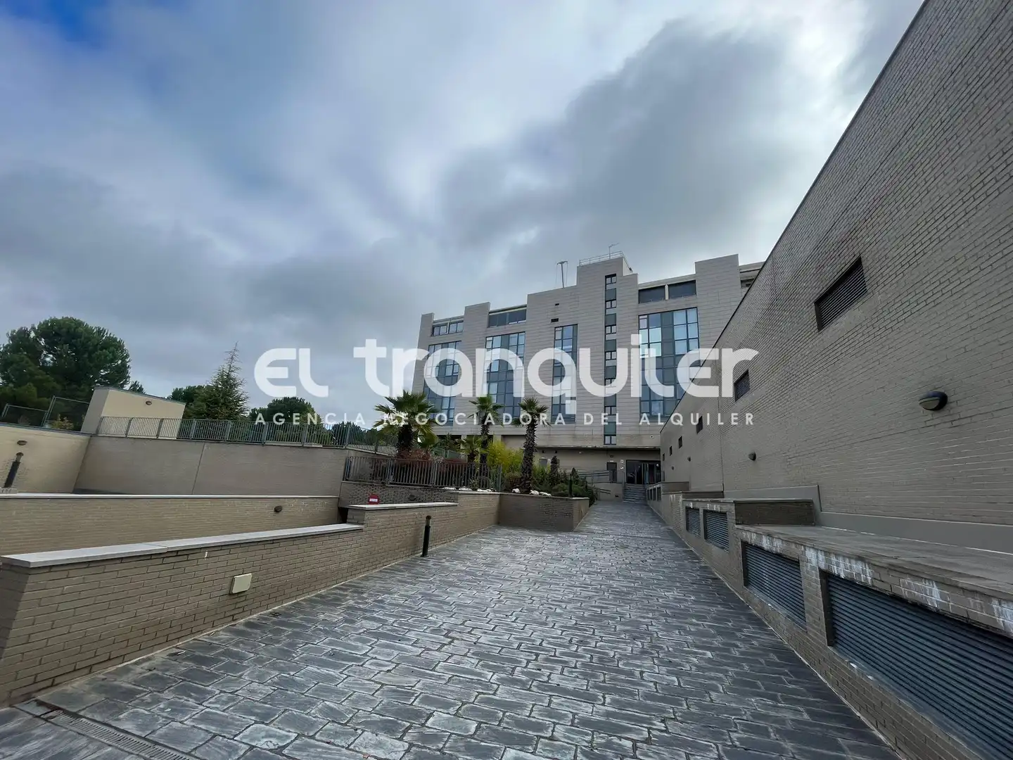 Exterior view of Duplexes for sale in Madrid  with Air Conditioner, Swimming Pool and Furnished