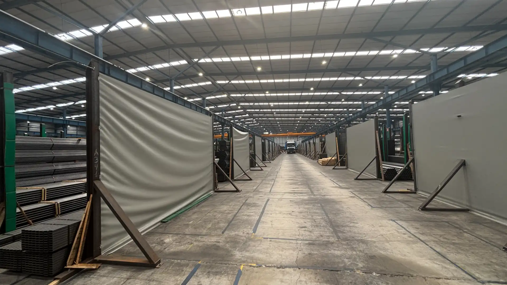Vista exterior de Nau industrial en venda en Vitoria - Gasteiz amb Calefacció i Alarma