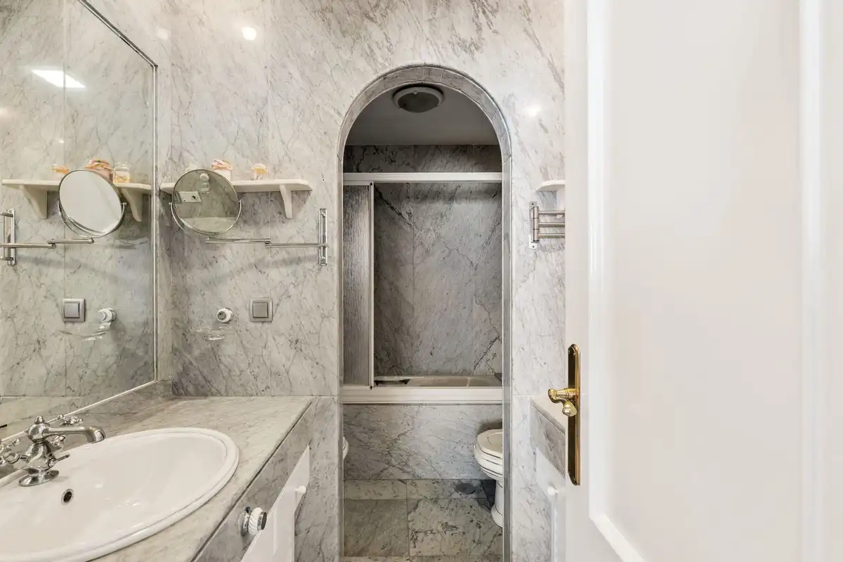 Baño de Apartamento en venta en Torremolinos con Aire acondicionado, Terraza y Piscina comunitaria