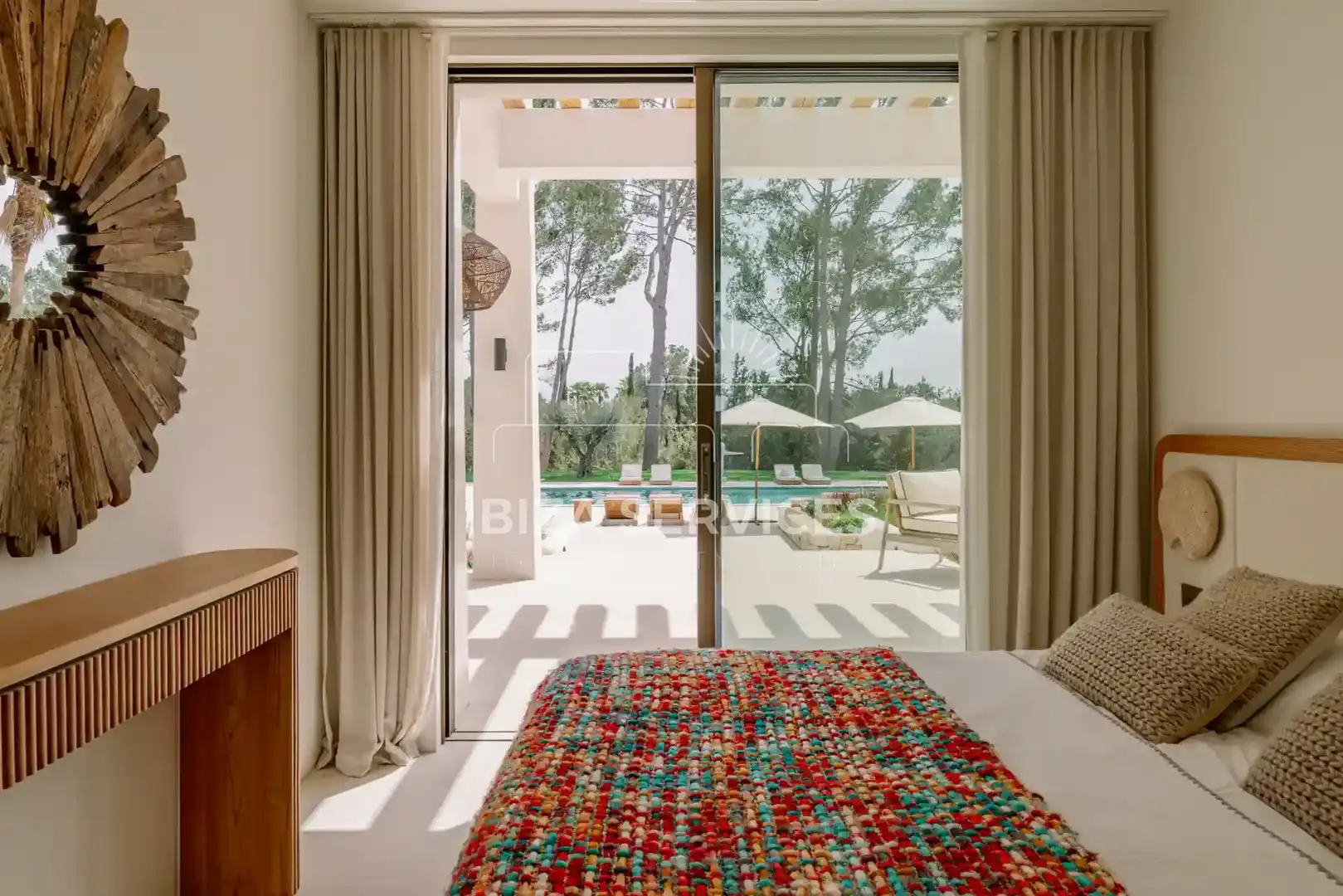 Schlafzimmer von Haus oder Chalet zum Verkauf in Santa Eulària des Riu mit Klimaanlage und Schwimmbad