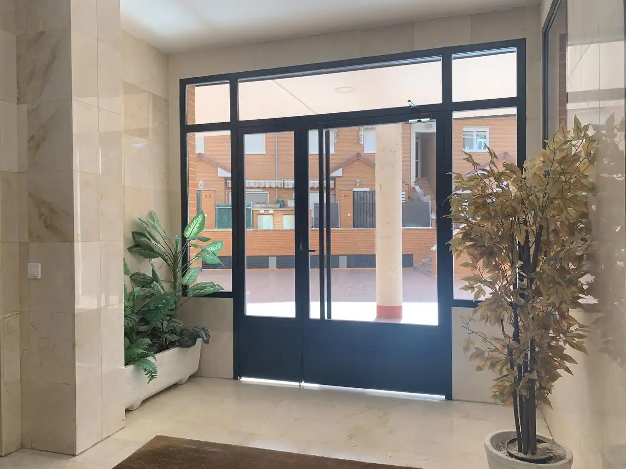 Piso de alquiler en Manzanares El Real con Parquet, Terraza y Piscina comunitaria