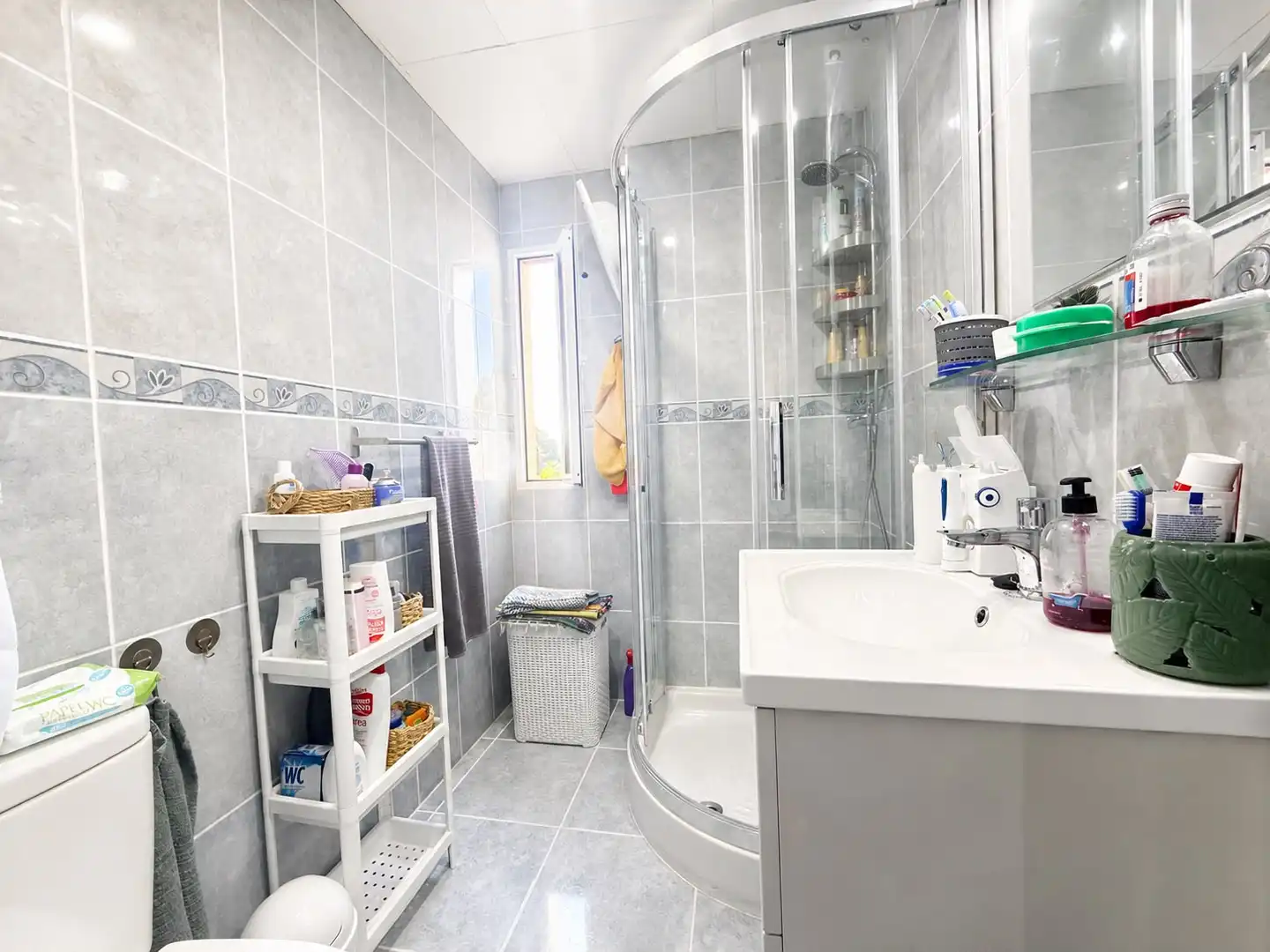 Bany de Apartament en venda en Benalmádena amb Aire condicionat, Terrassa i Moblat