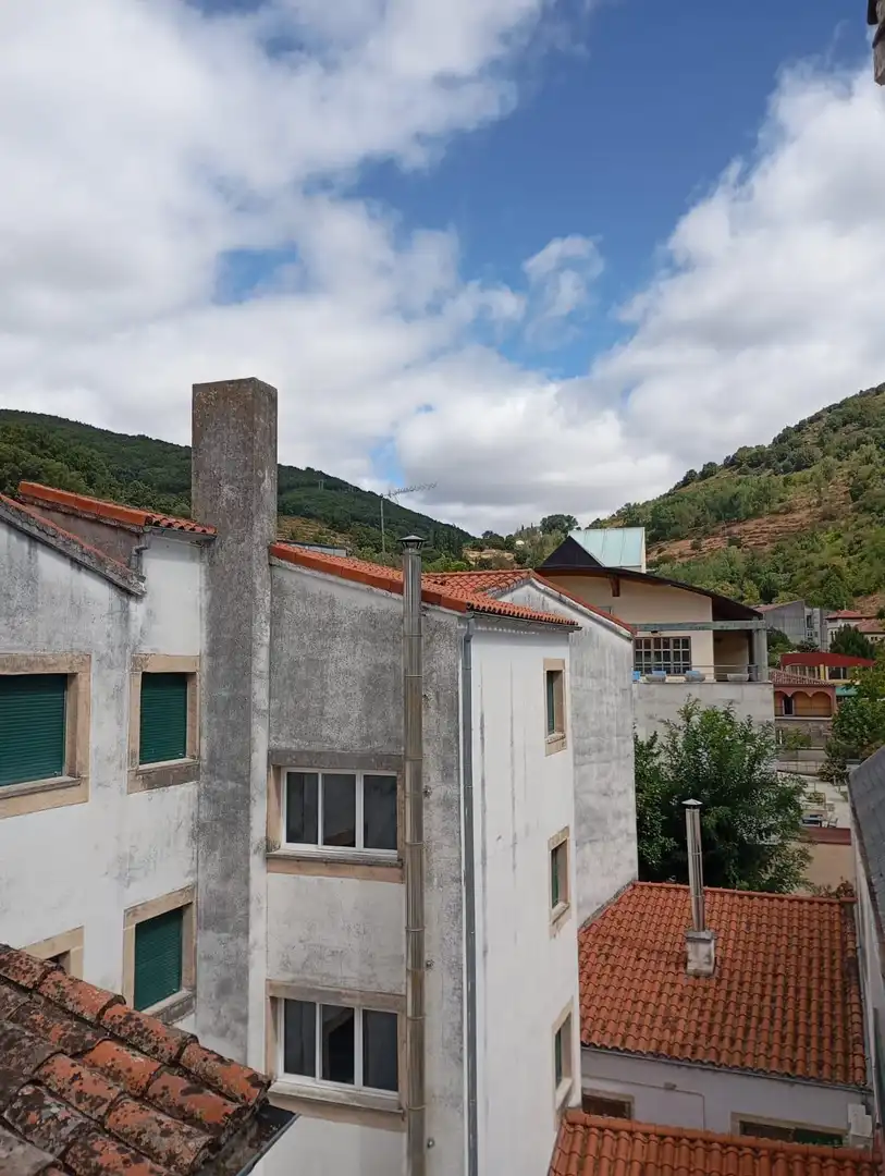 Vista exterior de Edificio en venta en Baños de Montemayor