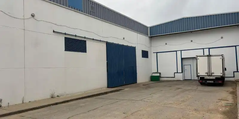 Vista exterior de Nau industrial en venda en Pilas
