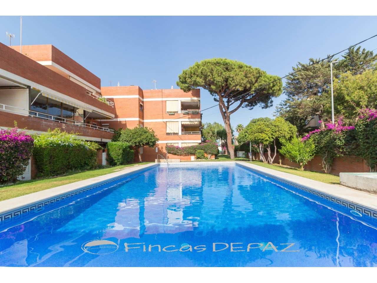 Vista exterior de Apartament en venda en Castelldefels amb Aire condicionat, Calefacció i Terrassa