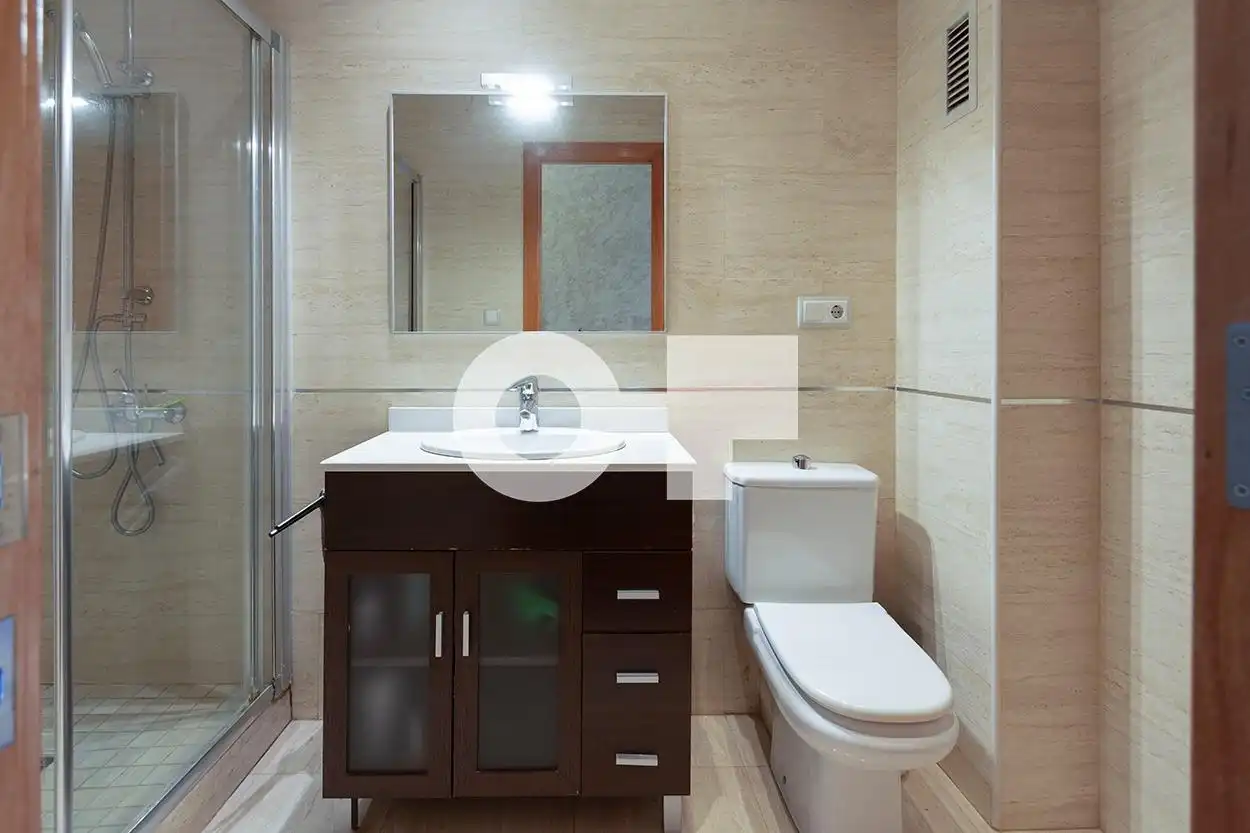 Baño de Ático en venta en Castelldefels con Calefacción, Parquet y Terraza