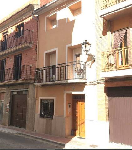 Casa adosada en Venta en Plaza de la Constitución, 18 en Anna