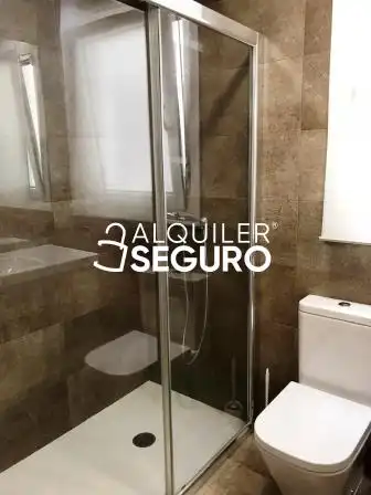 Bathroom of Flat for rent in Vitoria - Gasteiz  with Heating and Furnished