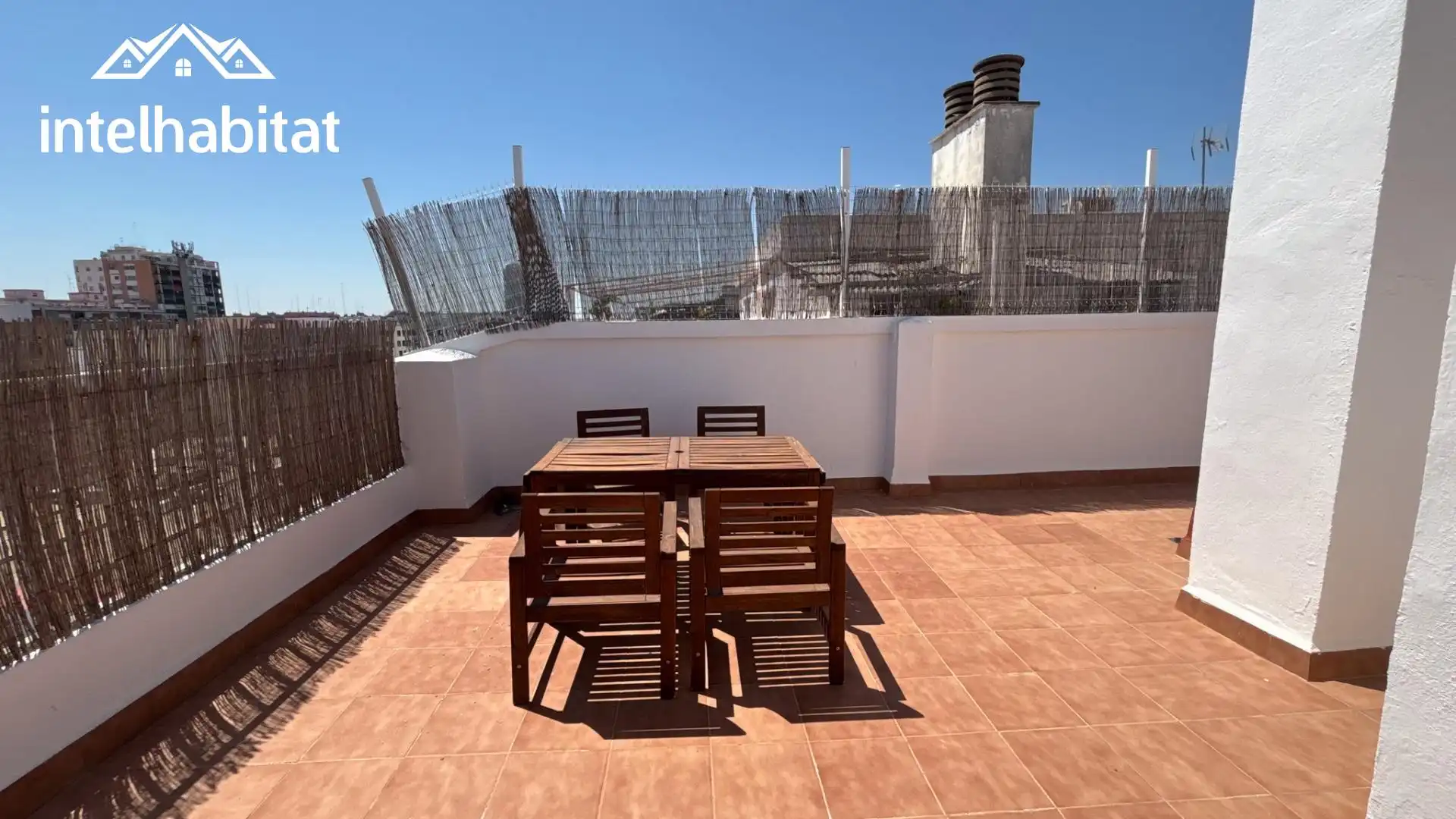Terrasse von Dachboden zur Miete in Valencia mit Klimaanlage, Terrasse und Abstellraum