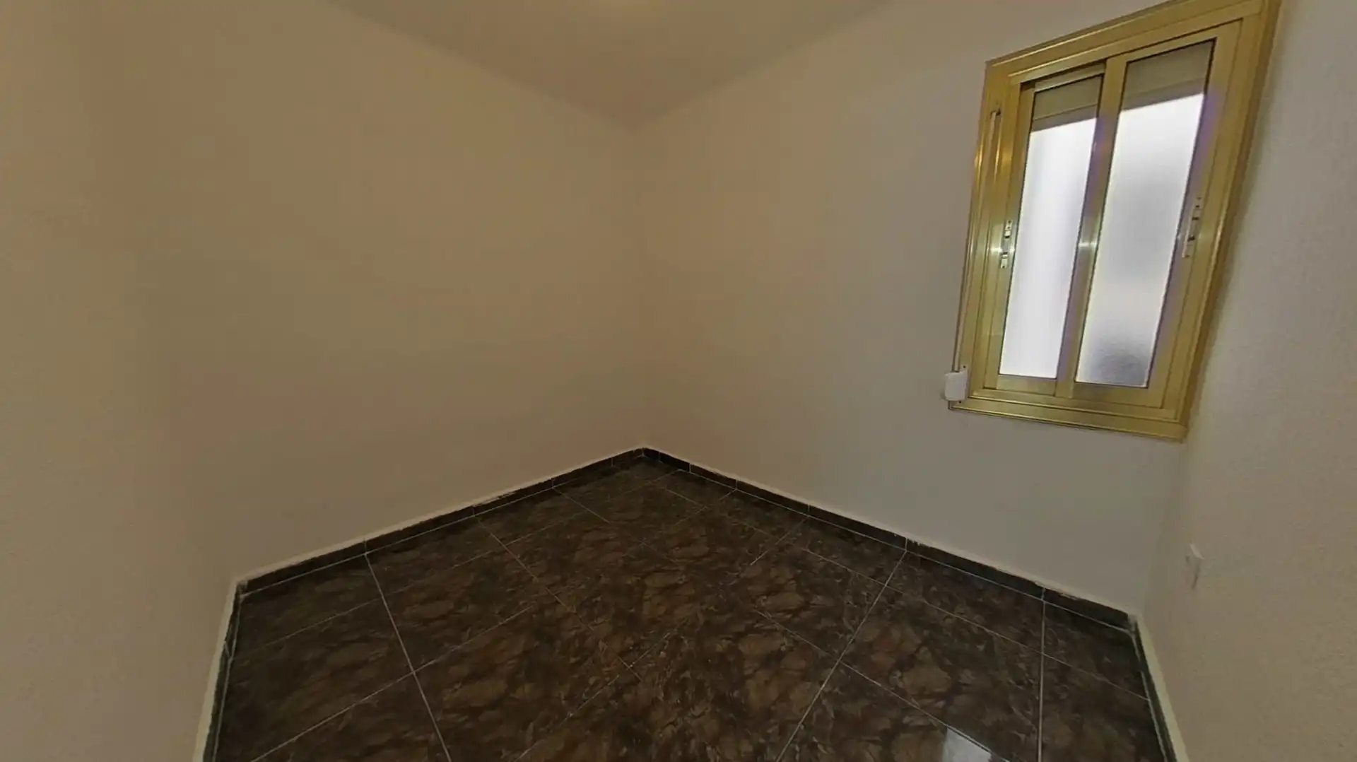 Habitación de Piso en venta en L'Hospitalet de Llobregat con Calefacción y Amueblado