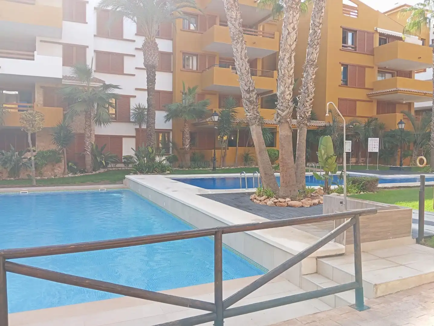 Piscina de Apartamento en venta en Torrevieja con Aire acondicionado, Calefacción y Terraza