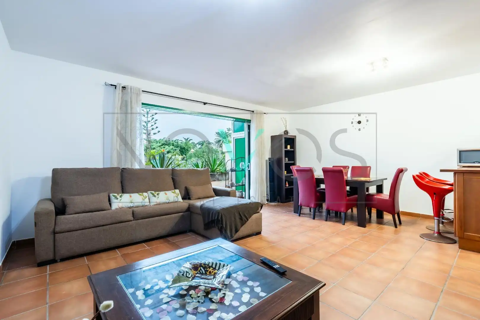Sala d'estar de Pis de lloguer en Puerto de la Cruz amb Jardí privat, Terrassa i Moblat