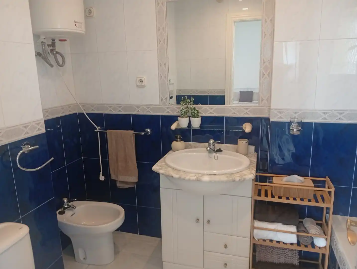 Baño de Estudio de alquiler en Málaga con Terraza, Amueblado y Piscina comunitaria