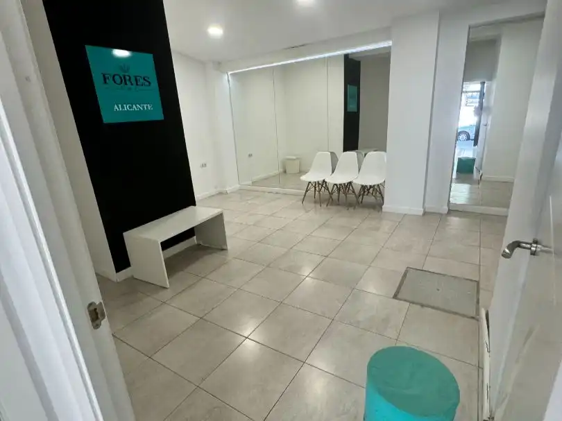 Local de alquiler en Alicante / Alacant con Aire acondicionado y Amueblado