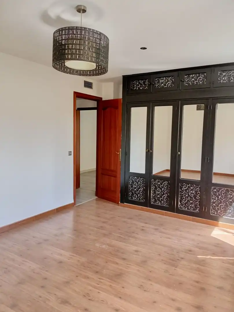 Piso en venta en Castilleja de la Cuesta con Aire acondicionado, Calefacción y Parquet