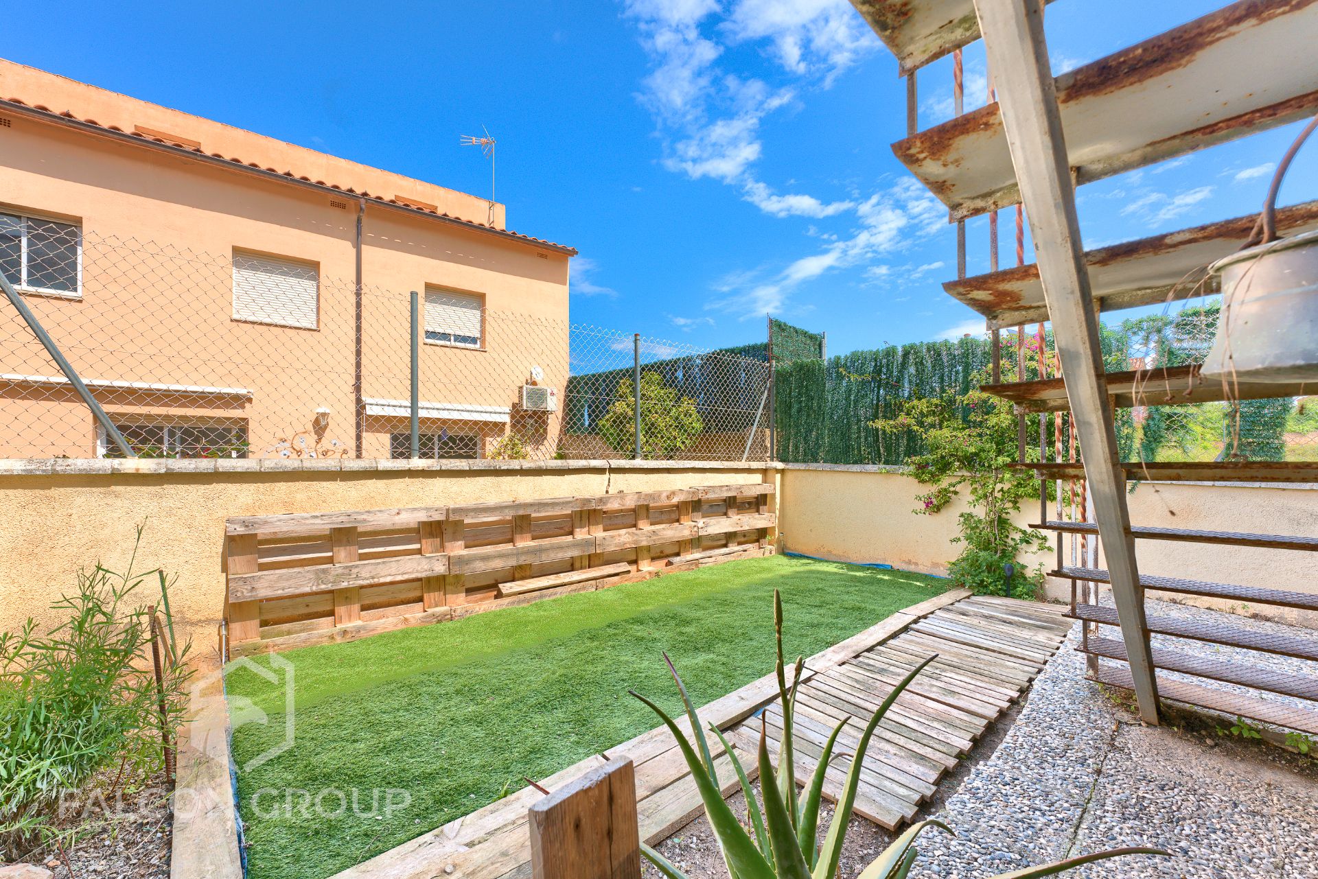 Jardí de Casa adosada en venda en Masllorenç amb Jardí privat, Terrassa i Balcó