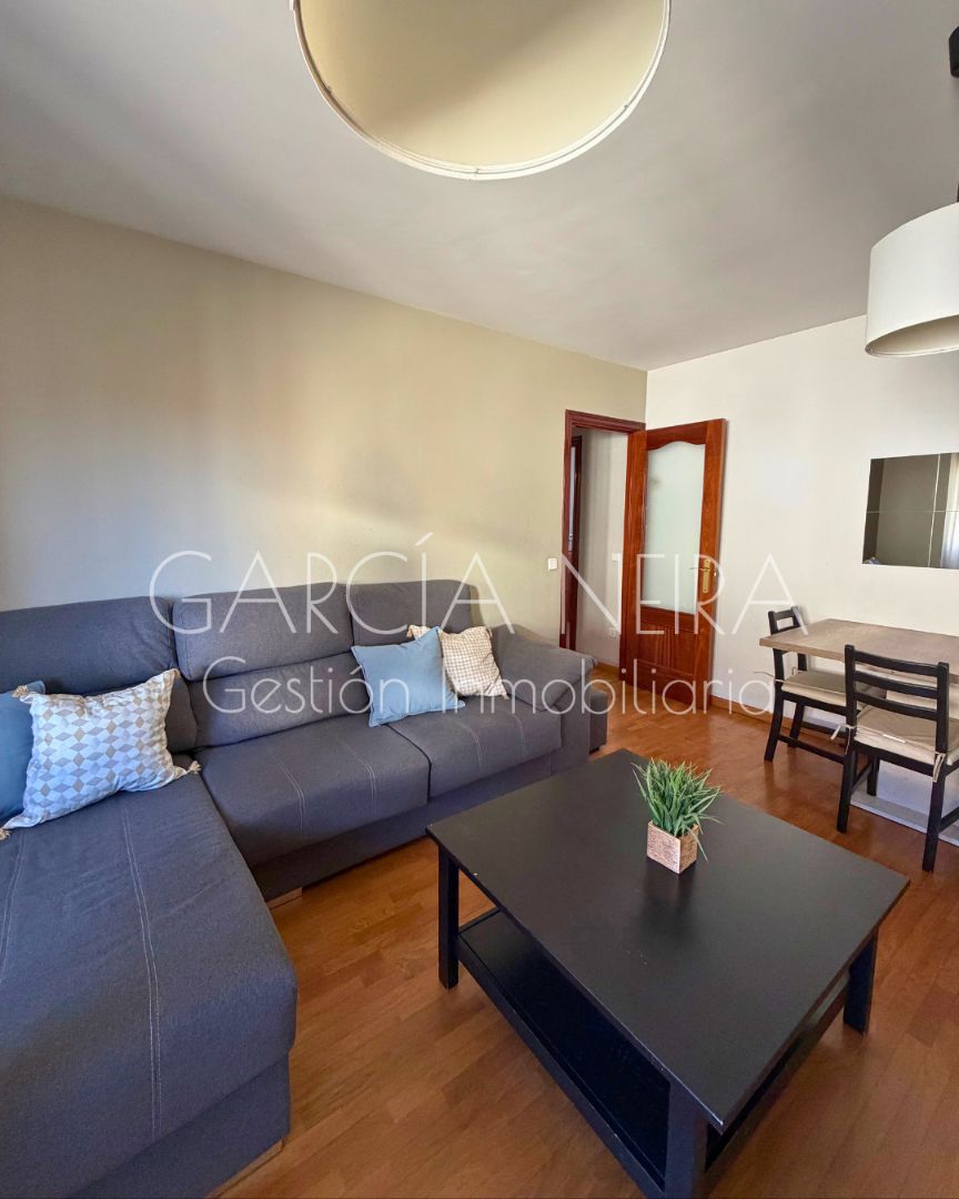 Living room of Flat for sale in Oviedo   with Heating, Parquet flooring and Storage room