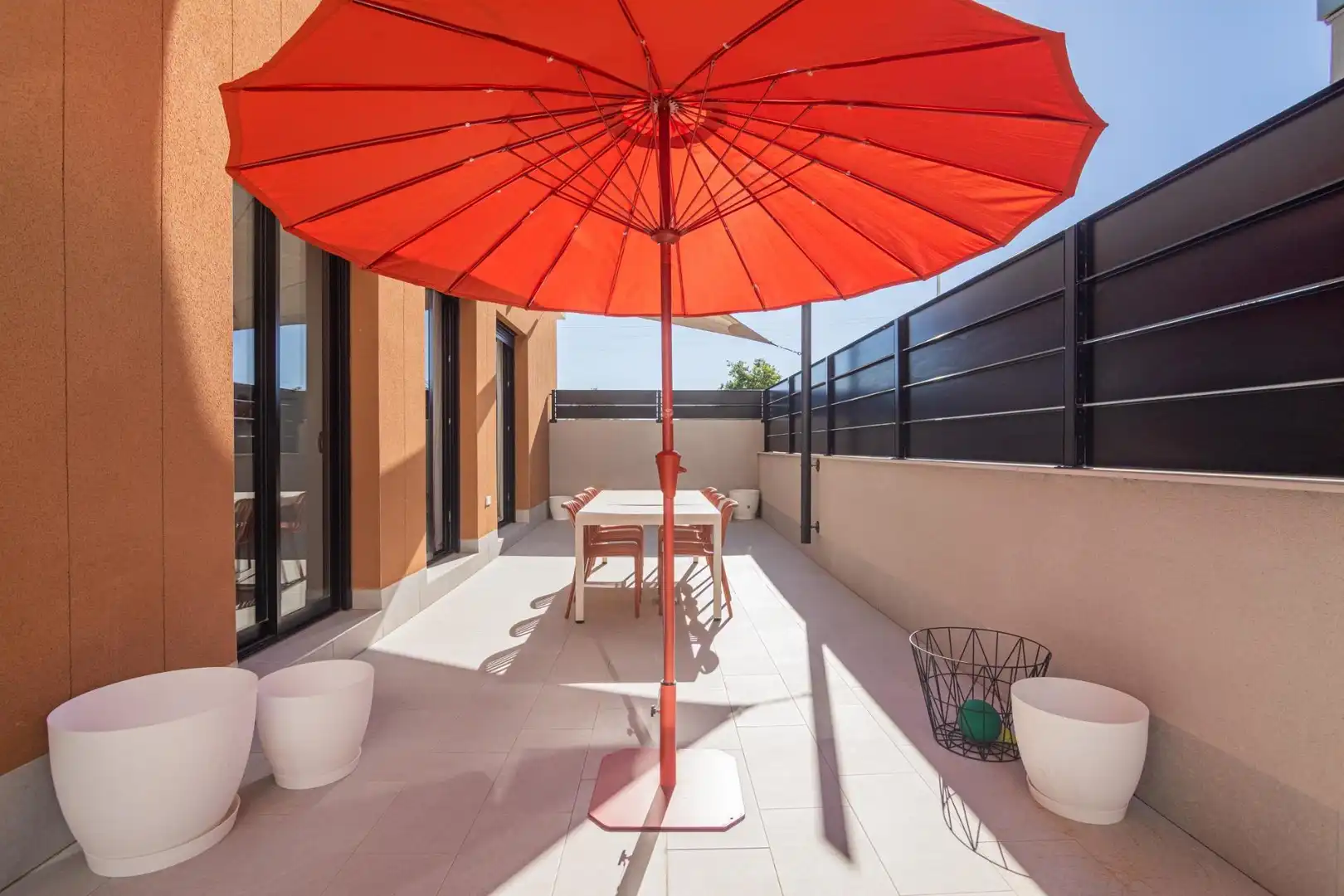 Terrace of Ground floor for sale in Elche / Elx  with Air Conditioner, Heating and Private garden