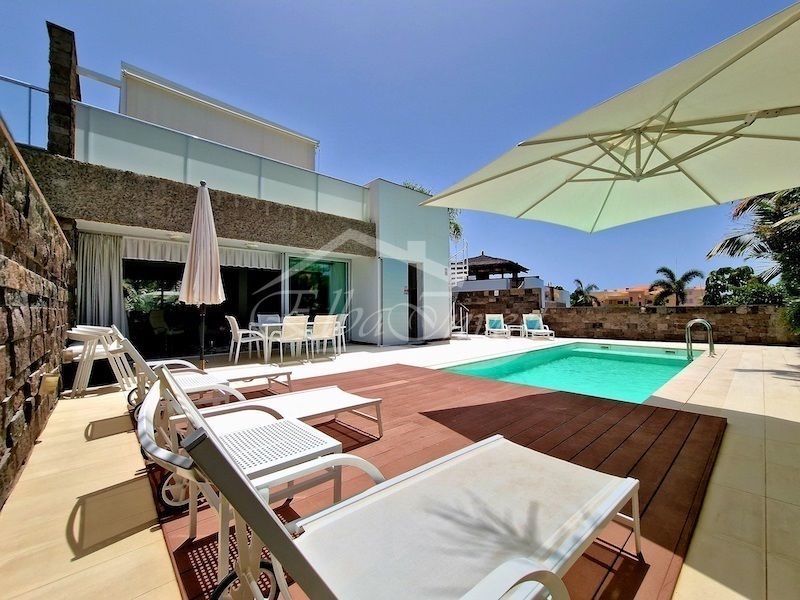 Terrassa de Casa o xalet en venda en Adeje amb Aire condicionat, Jardí privat i Terrassa
