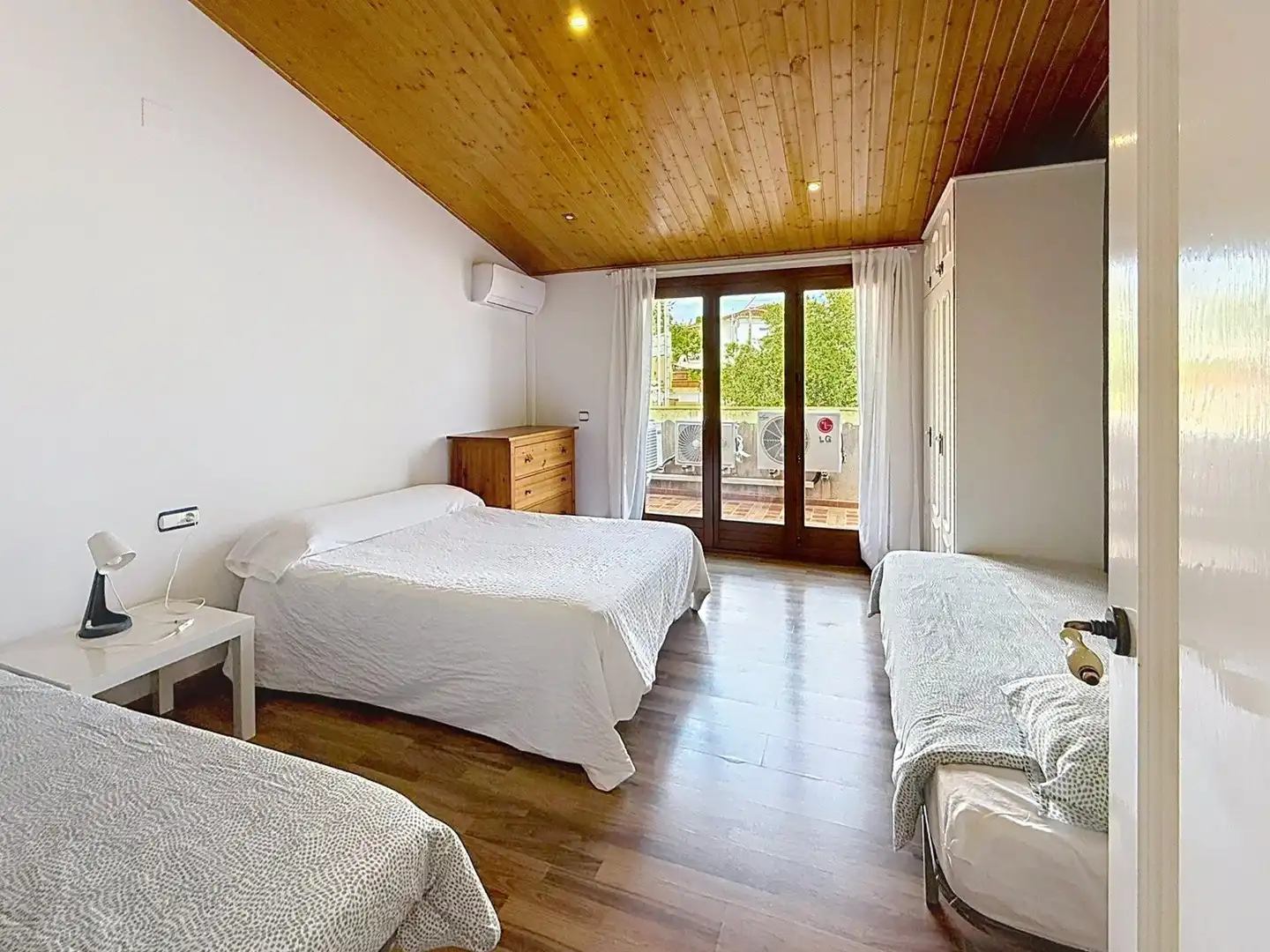 Dormitori de Casa o xalet en venda en Cubelles amb Aire condicionat, Calefacció i Terrassa