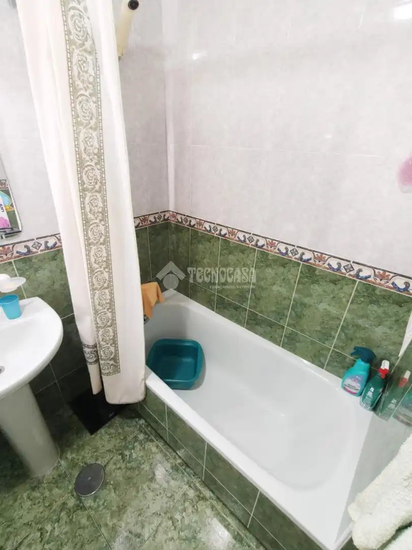 Badezimmer von Wohnung zum Verkauf in Madrid mit Klimaanlage, Heizung und Terrasse