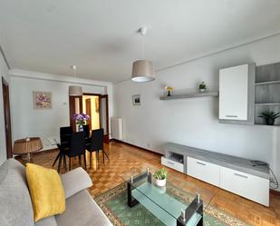 Sala d'estar de Pis de lloguer en  Logroño amb Calefacció, Terrassa i Traster