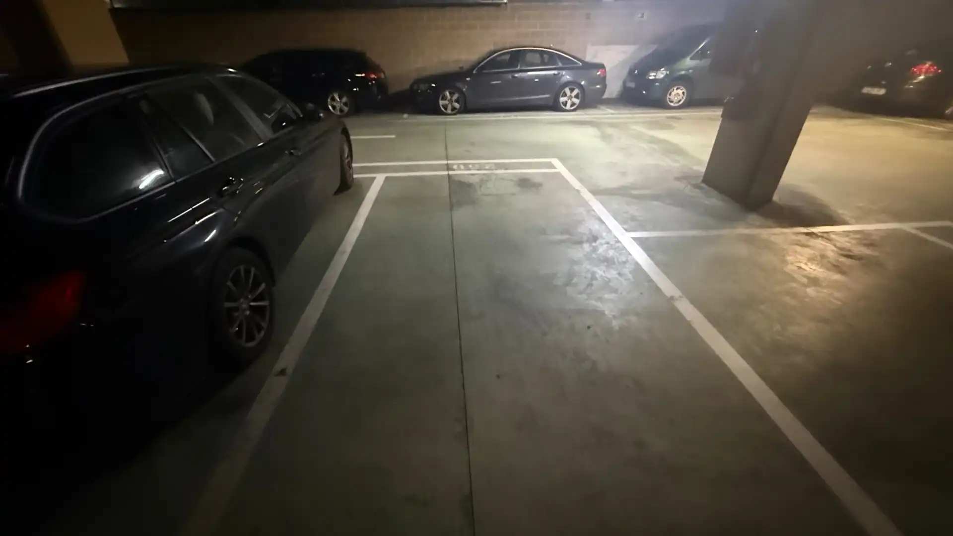 Parkplatz von Garage zur Miete in Oviedo  mit Alarm