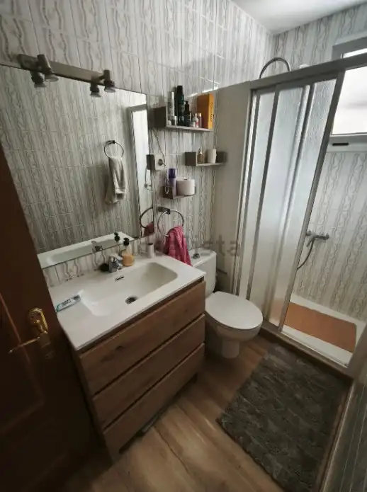 Baño de Piso de alquiler en Godella con Amueblado, Horno y Lavadora