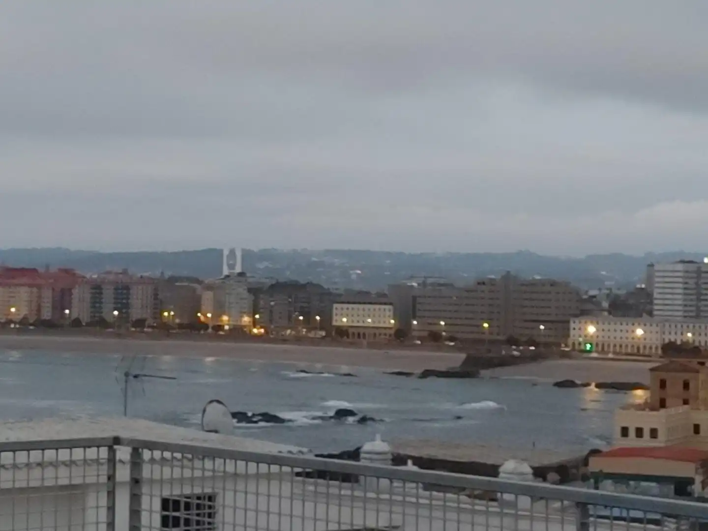 Außenansicht von Dachboden zum Verkauf in A Coruña Capital  mit Heizung und Terrasse