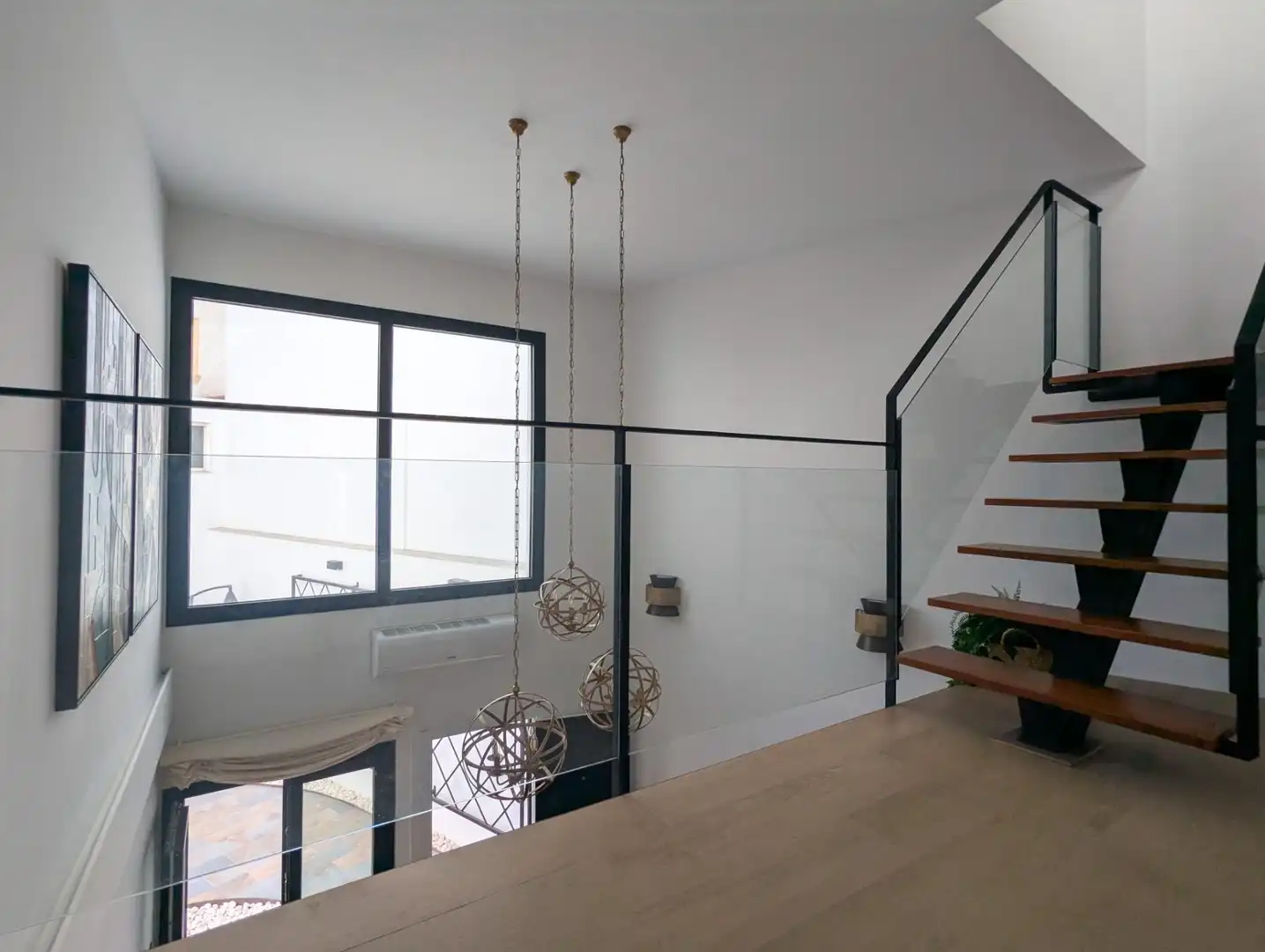 Maisonette zur Miete in Sanlúcar la Mayor mit Klimaanlage, Terrasse und Möbliert