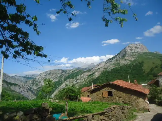 Vista exterior de Casa o chalet en venta en Ponga