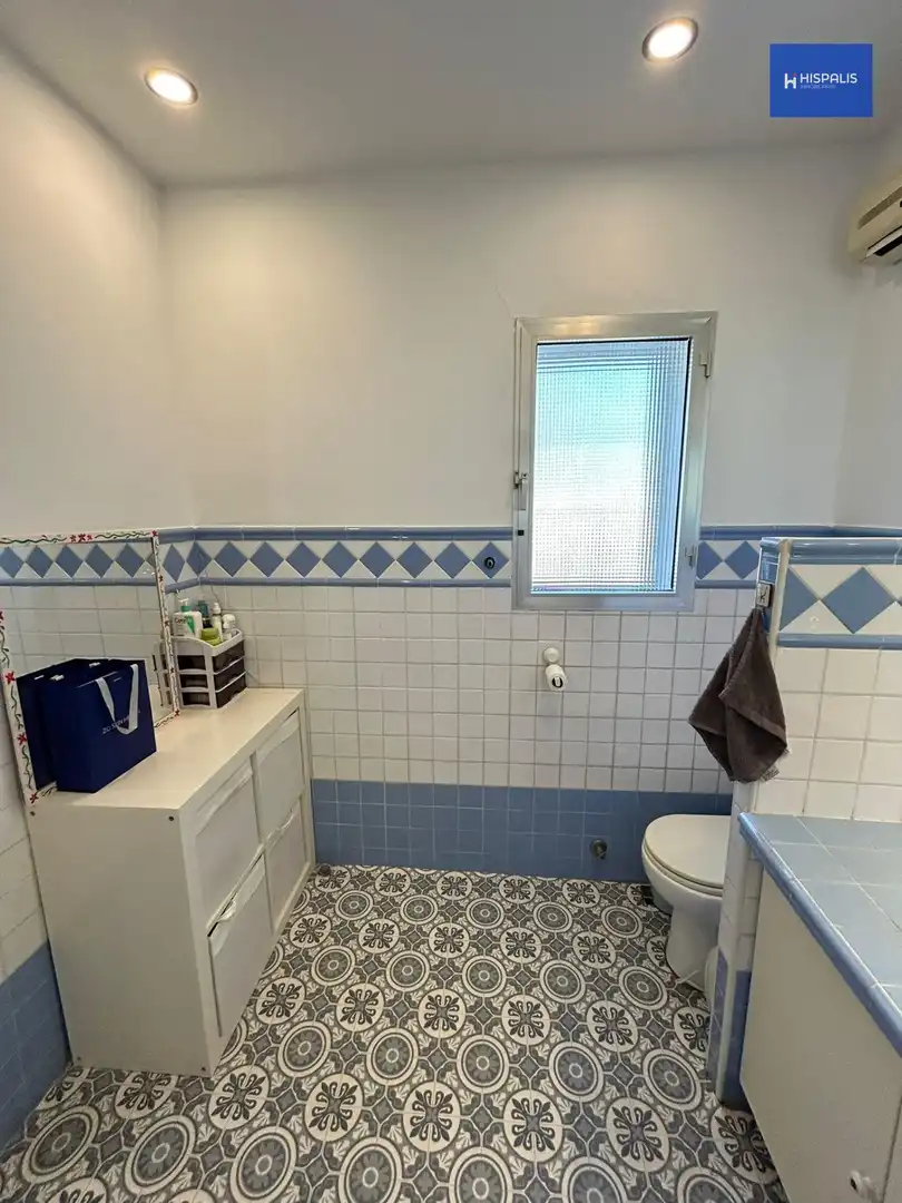 Baño de Piso en venta en Sevilla con Aire acondicionado, Parquet y Amueblado