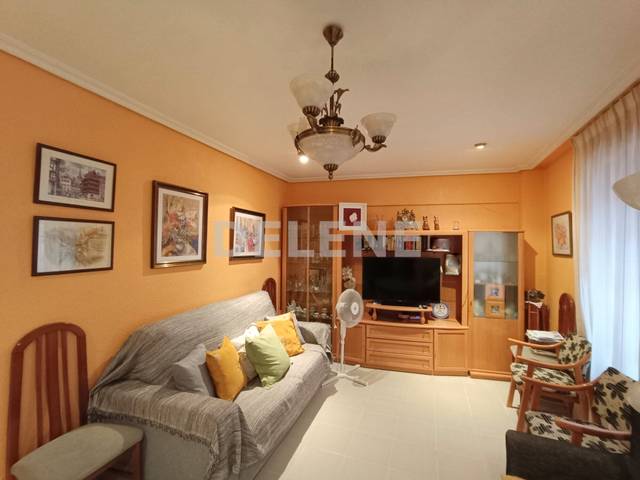 Casa-chalet en Venta en Hellín