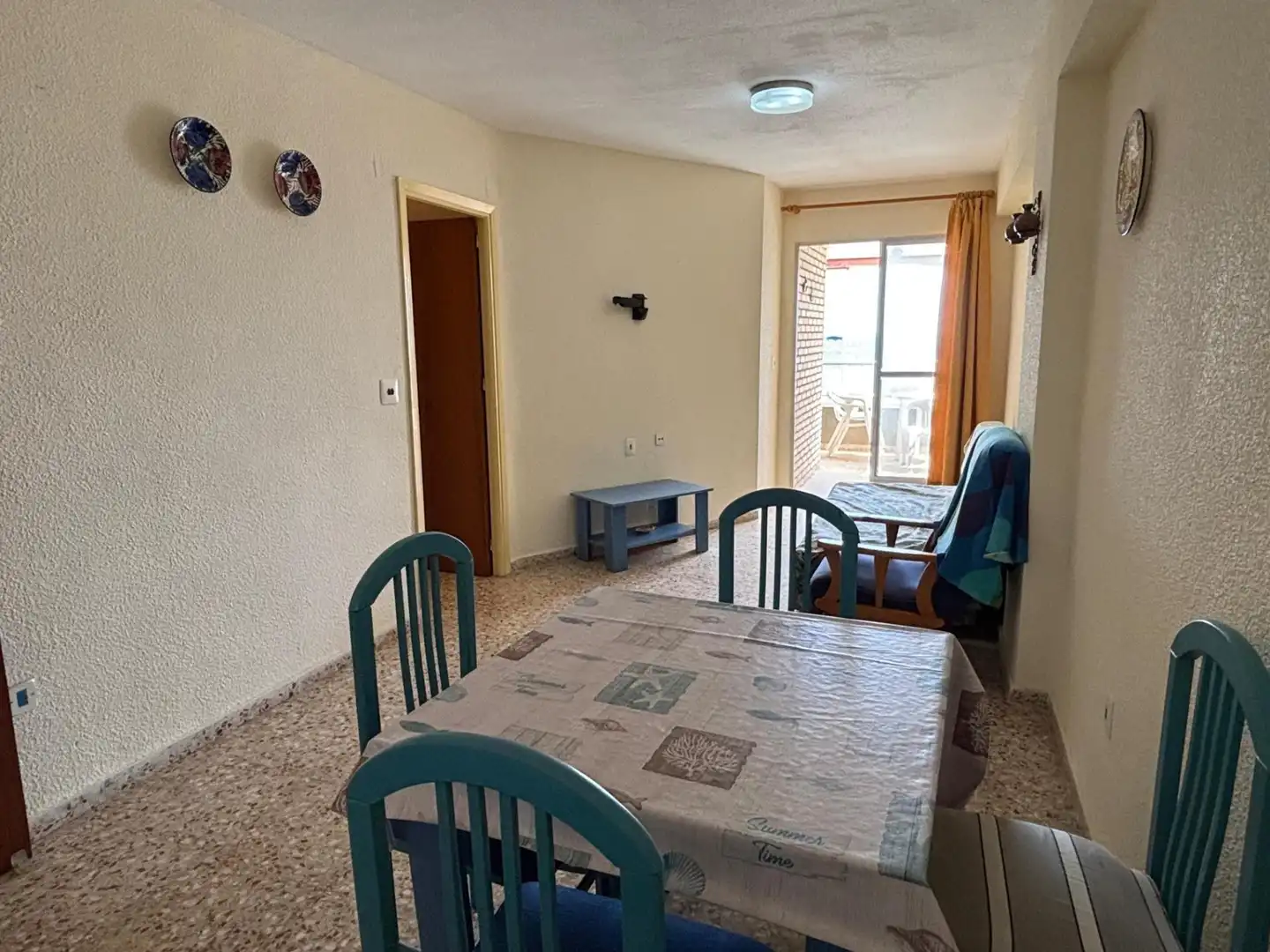Menjador de Apartament en venda en Torrevieja amb Terrassa i Moblat