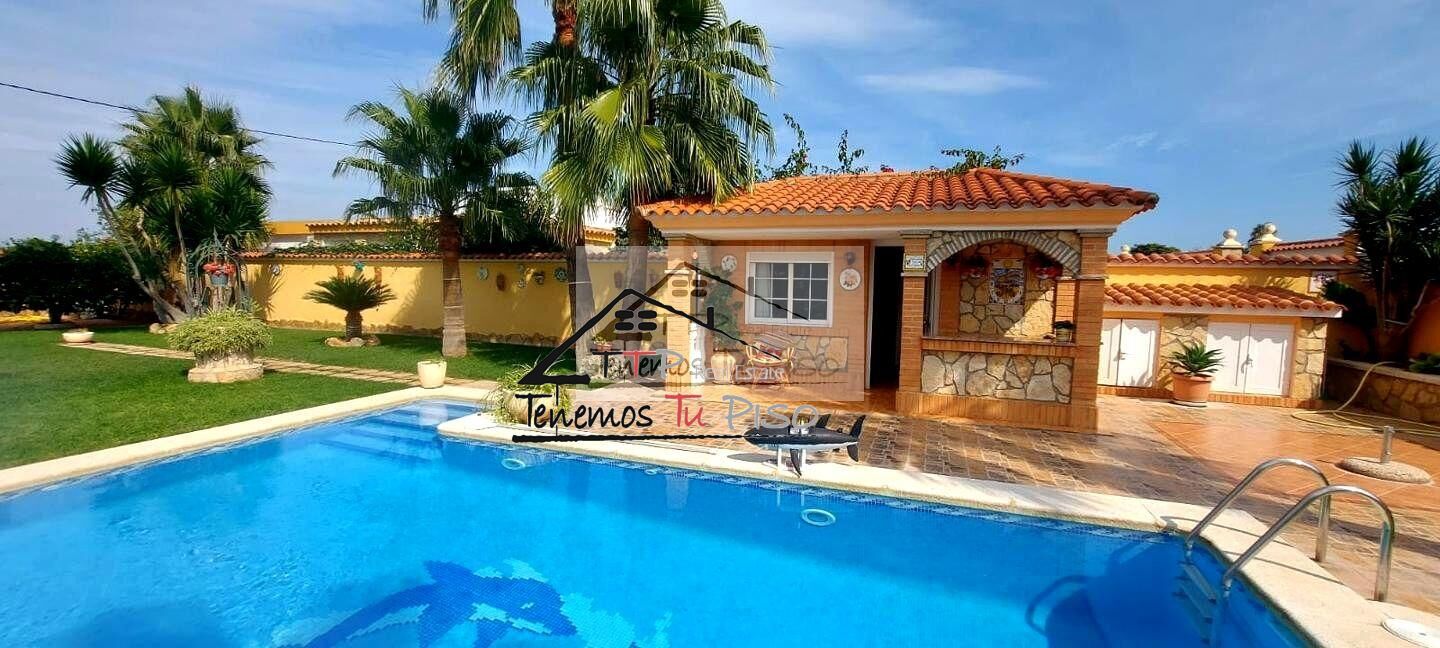 Exterior view of Country house for sale in Benicarló  with Private garden, Terrace and Swimming Pool