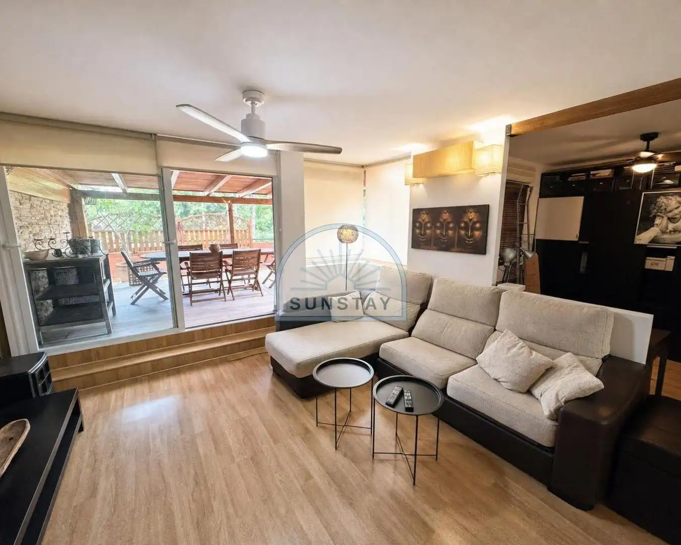 Sala de estar de Apartamento de alquiler en Torremolinos con Aire acondicionado, Jardín privado y Terraza