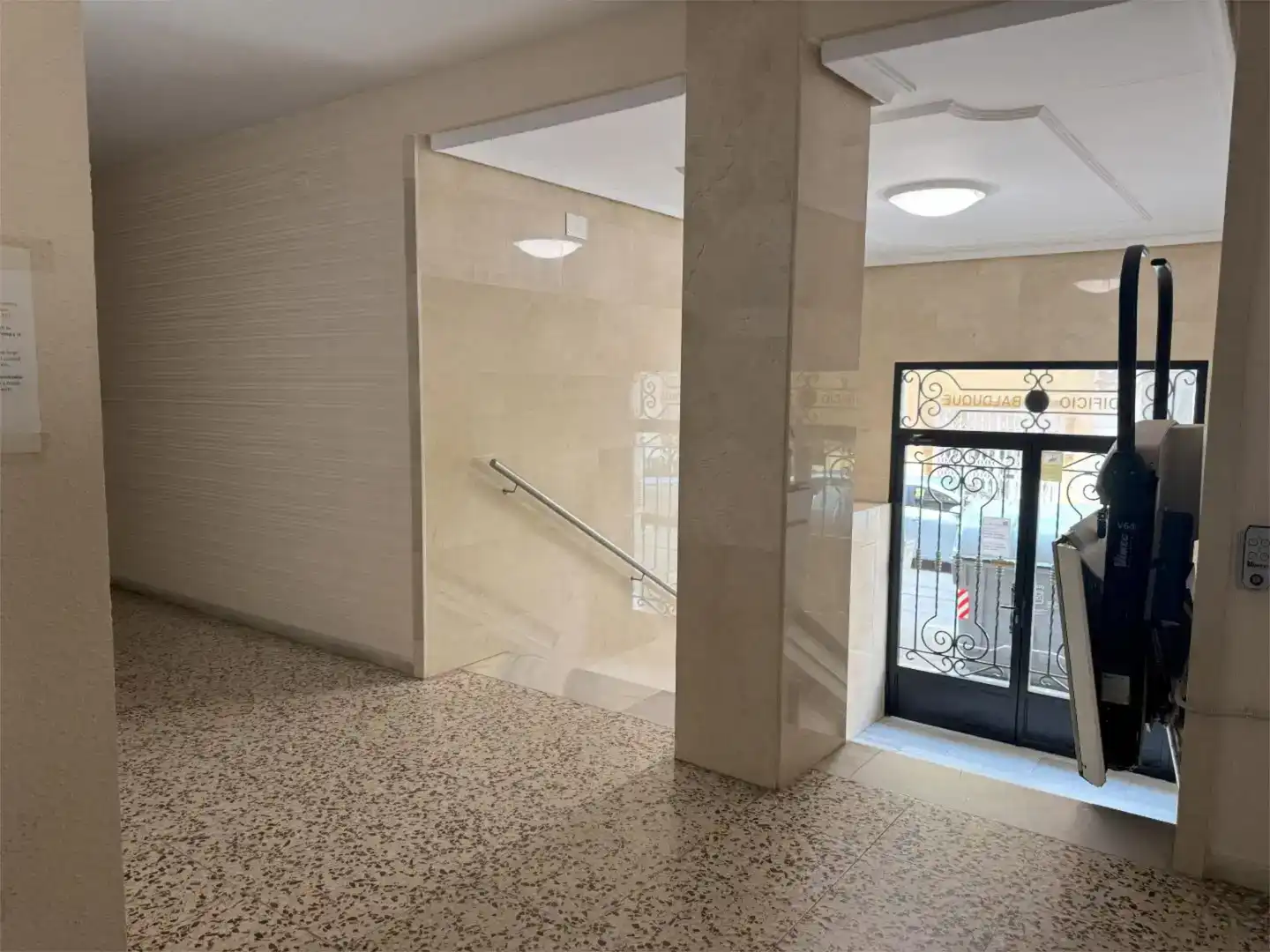 Flat for rent in Torrevieja  with Air Conditioner and Balcony