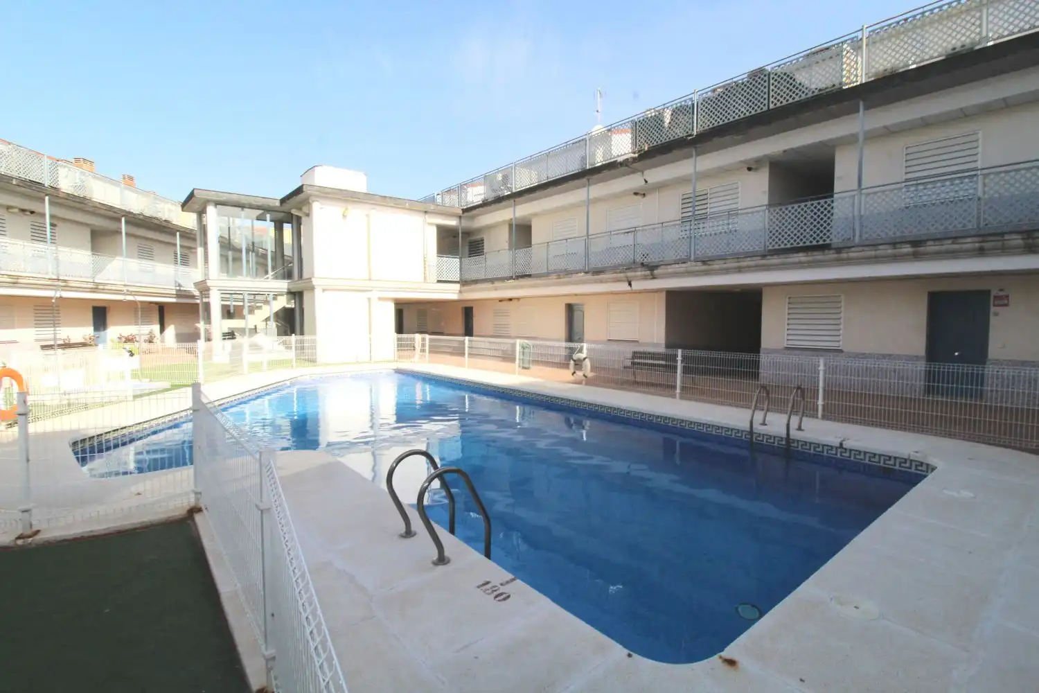 Piscina de Dúplex de lloguer en Miguelturra amb Aire condicionat, Calefacció i Terrassa