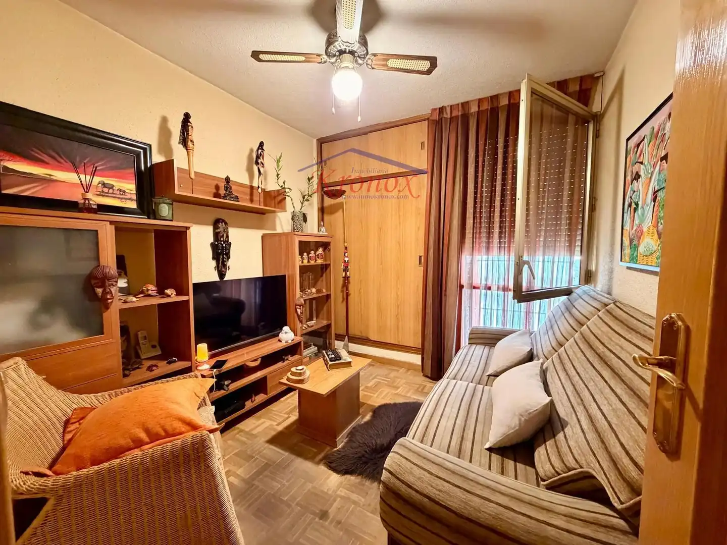 Living room of Flat for sale in Madrid  with Heating, Terrace and Furnished