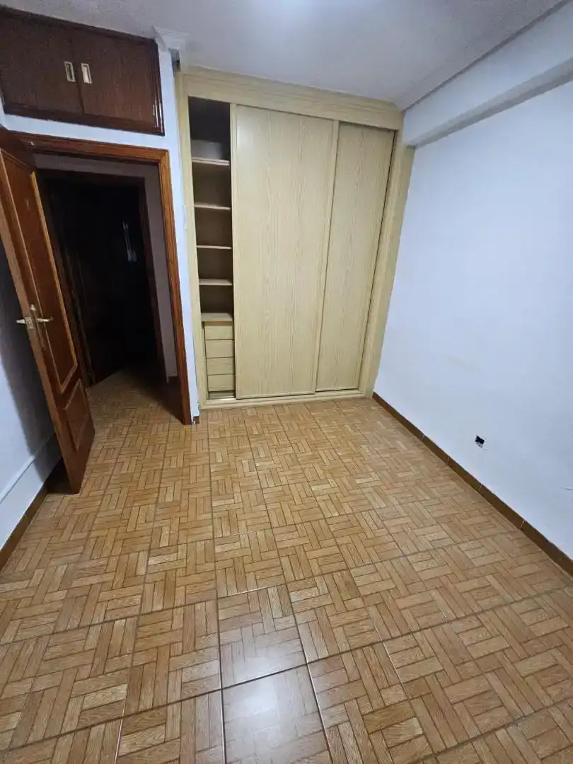 Schlafzimmer von Wohnung zur Miete in Parla mit Klimaanlage, Ofen und Waschmaschine