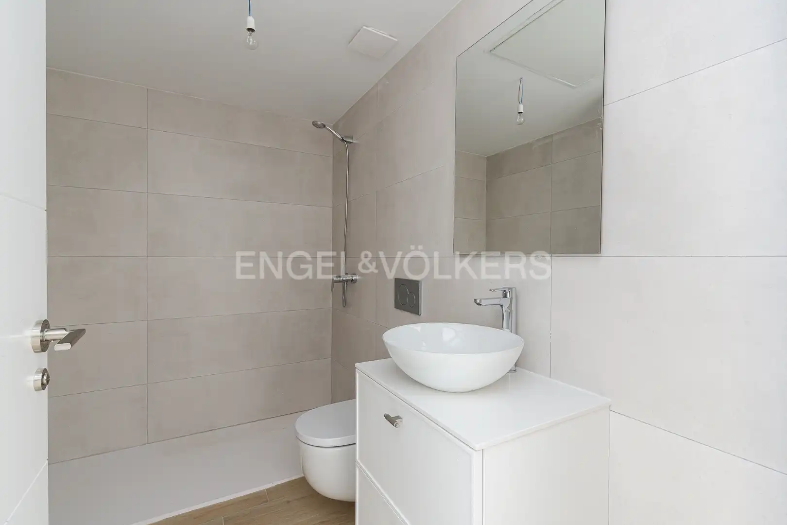 Badezimmer von Wohnung zur Miete in La Moraleja mit Klimaanlage, Heizung und Privatgarten