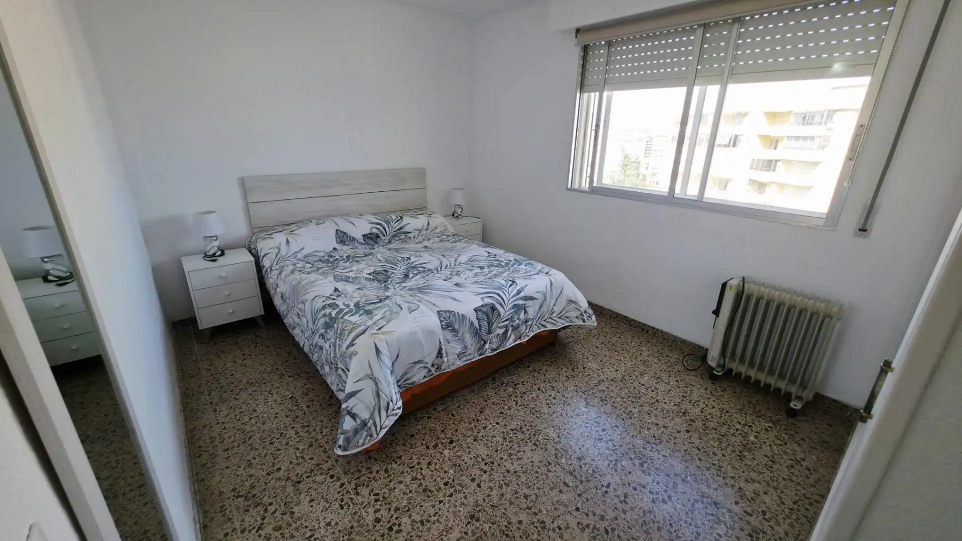 Dormitori de Pis en venda en Alicante / Alacant amb Jardí privat, Terrassa i Moblat