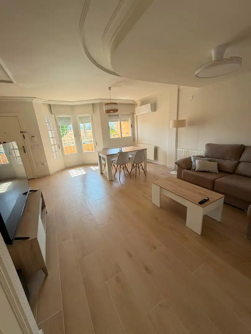 Menjador de Casa o xalet en venda en Murcia amb Aire condicionat, Terrassa i Moblat