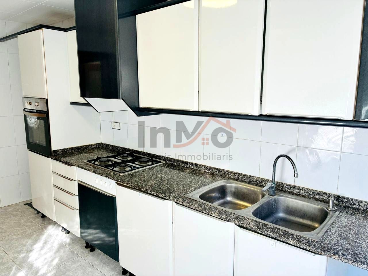 Cuina de Dúplex en venda en Tortosa amb Aire condicionat i Terrassa