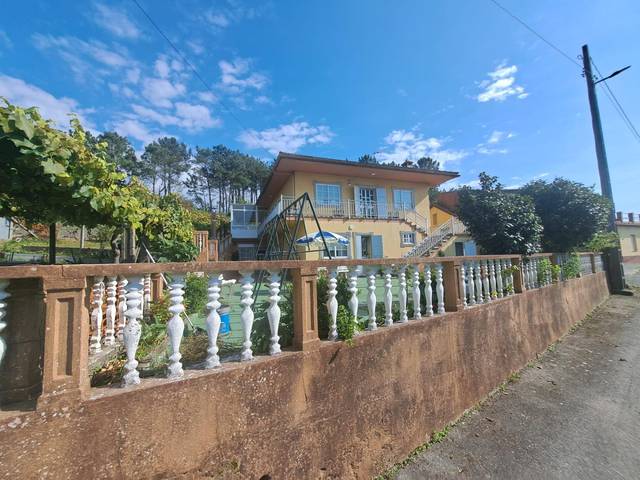 Casa-chalet en Venta en Rianxo
