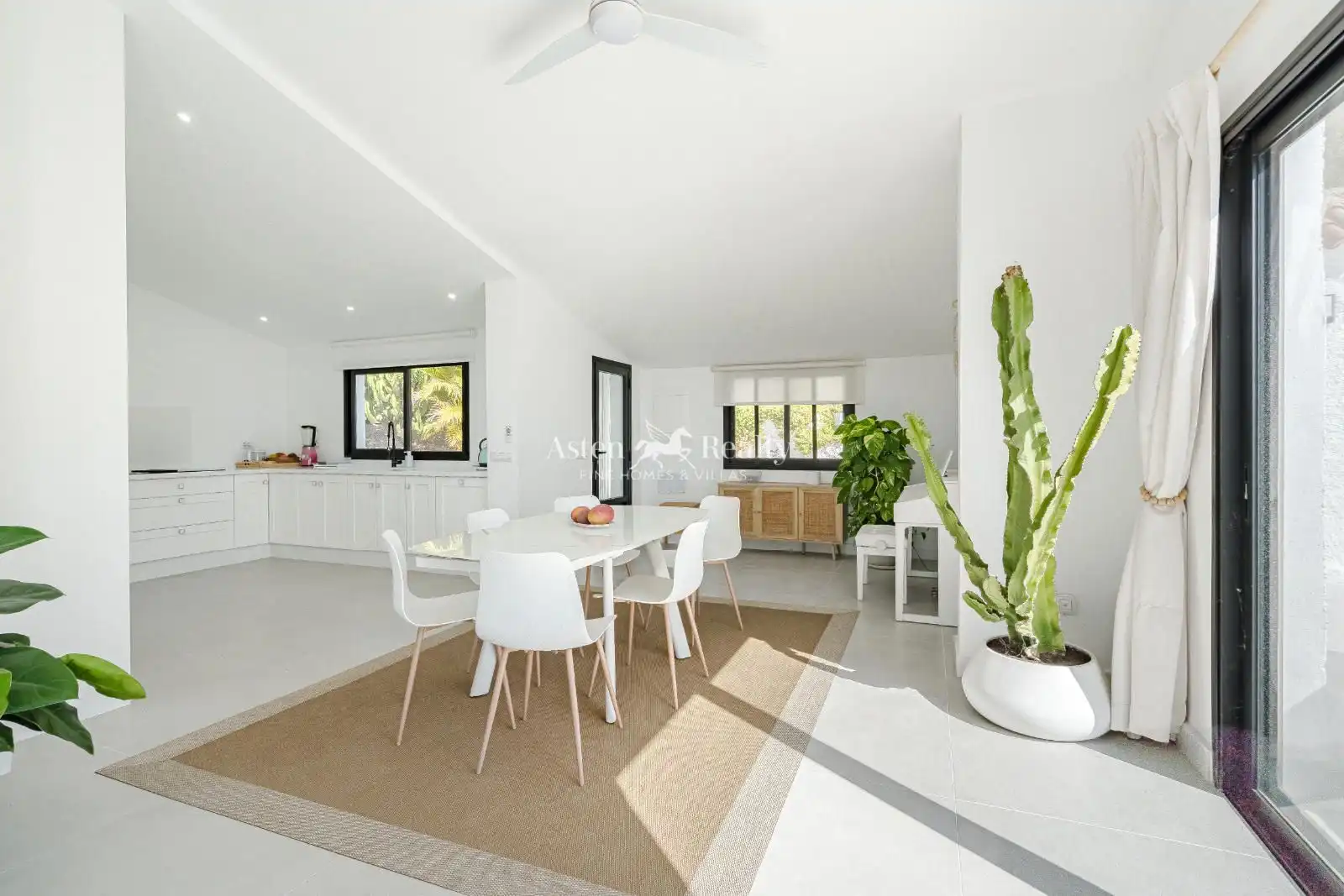 Comedor de Casa o chalet en venta en Santiago del Teide con Aire acondicionado, Terraza y Piscina