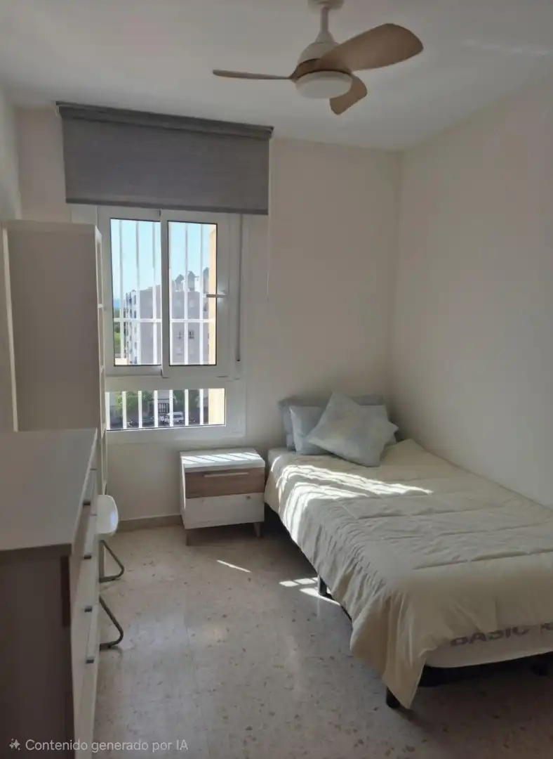 Habitación de Piso de alquiler en Málaga con Calefacción, Amueblado y Balcón