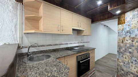 Duplex con acceso a pie de calle, 3 dormitorios, gran trastero con sala lavadero y entrada de unos 20m2 para guardar moto, bicis, imagen 3