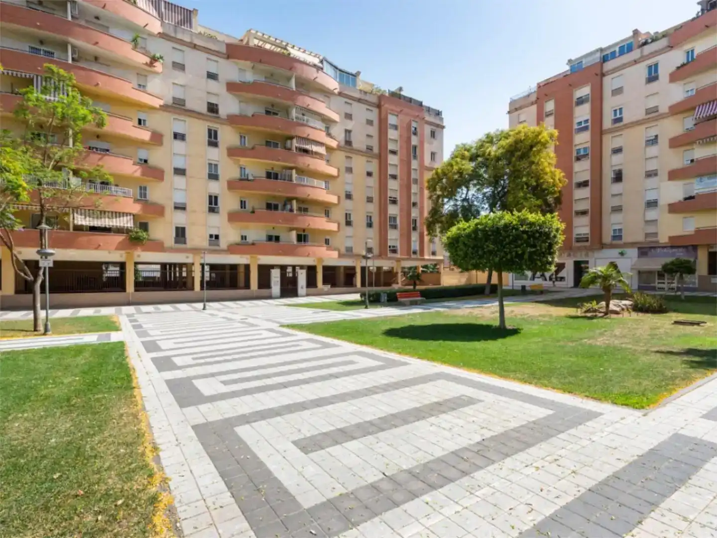Parking de Piso en venta en Málaga con Aire acondicionado, Piscina y Amueblado